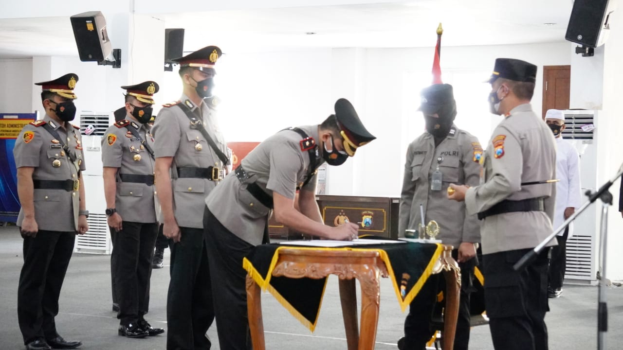 Sertijab 14 Pejabat Utama dan Polsek Jajaran, Kompol Mirzal Maulana Jabat Kasat Reskrim Polrestabes Surabaya
