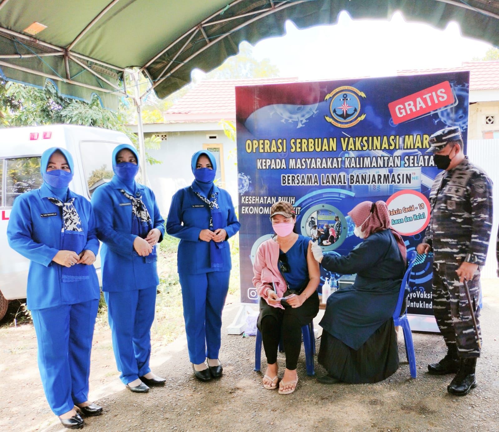 Tak Kenal Hari Libur, Lanal Banjarmasin Gencar Gelar Serbuan Vaksinasi Masyarakat Maritim