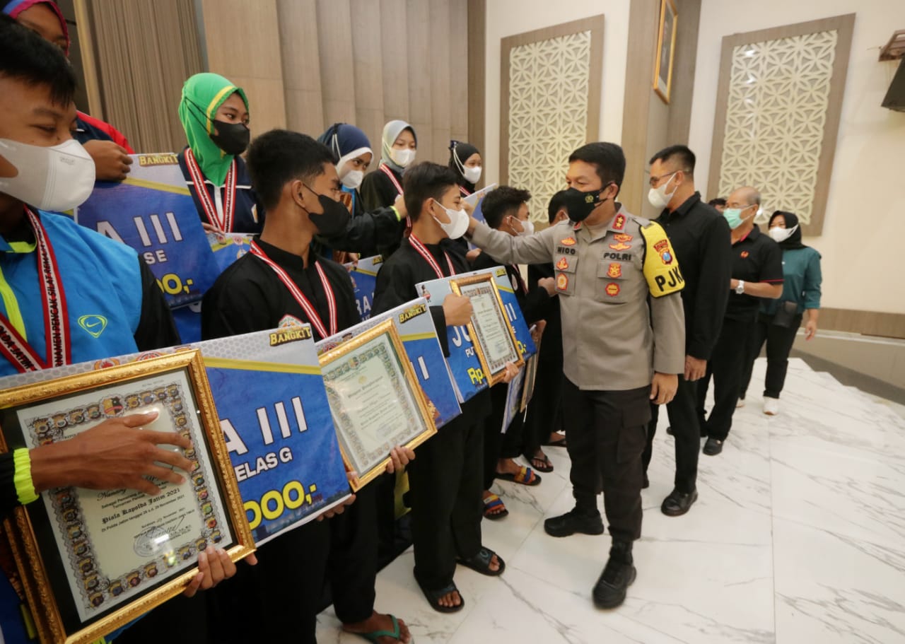 Tutup Turnamen Pencak Silat, Kapolda Jatim Berharap Tidak Ada Lagi konflik Antar Perguruan Silat