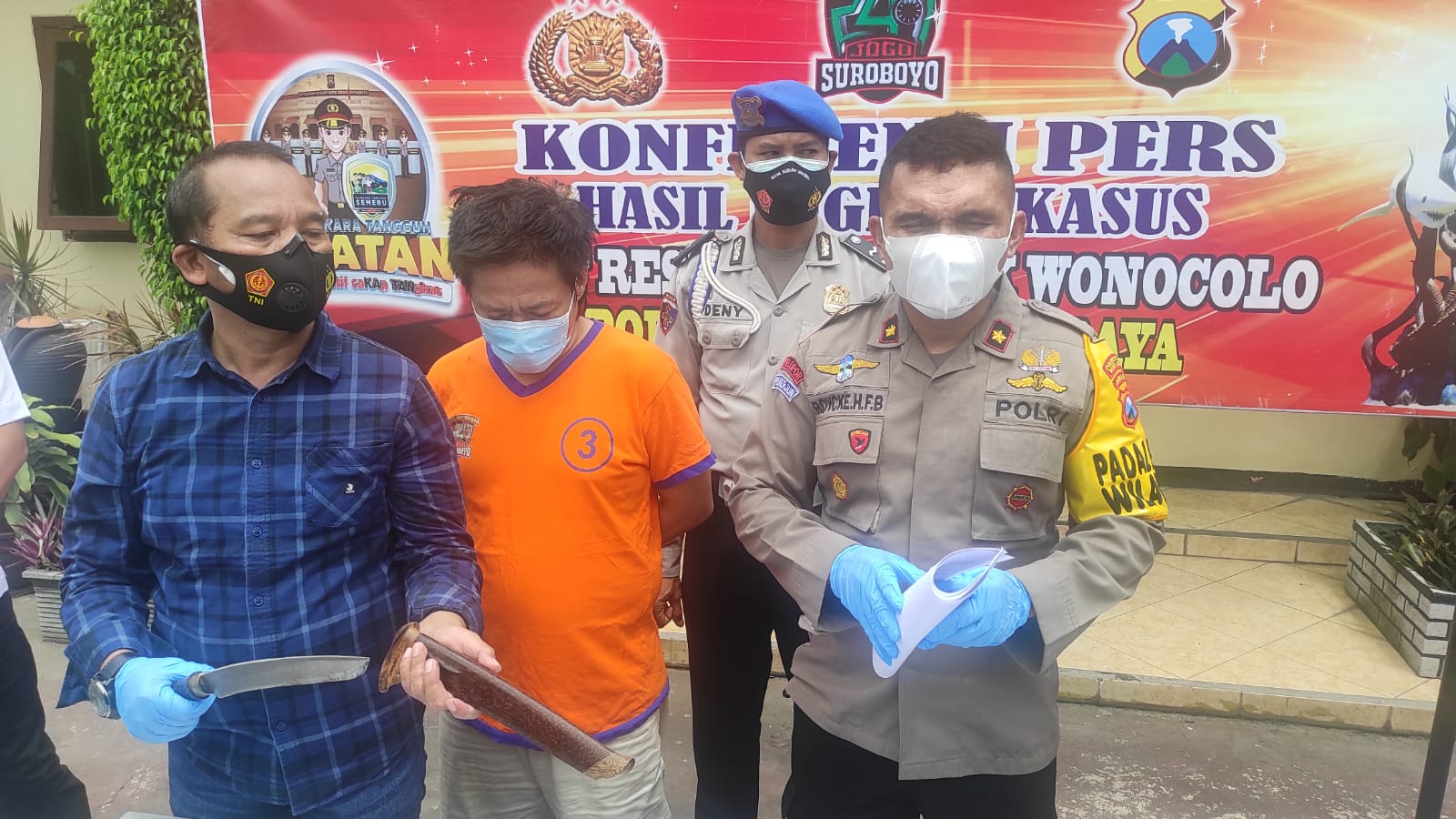 Cemburu Buta, Debt Collector Sabet Mantan Istri dengan Golok