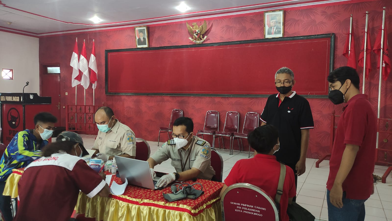 Persempit Omicron, PDIP Kota Probolinggo Gelar Vaksin Booster