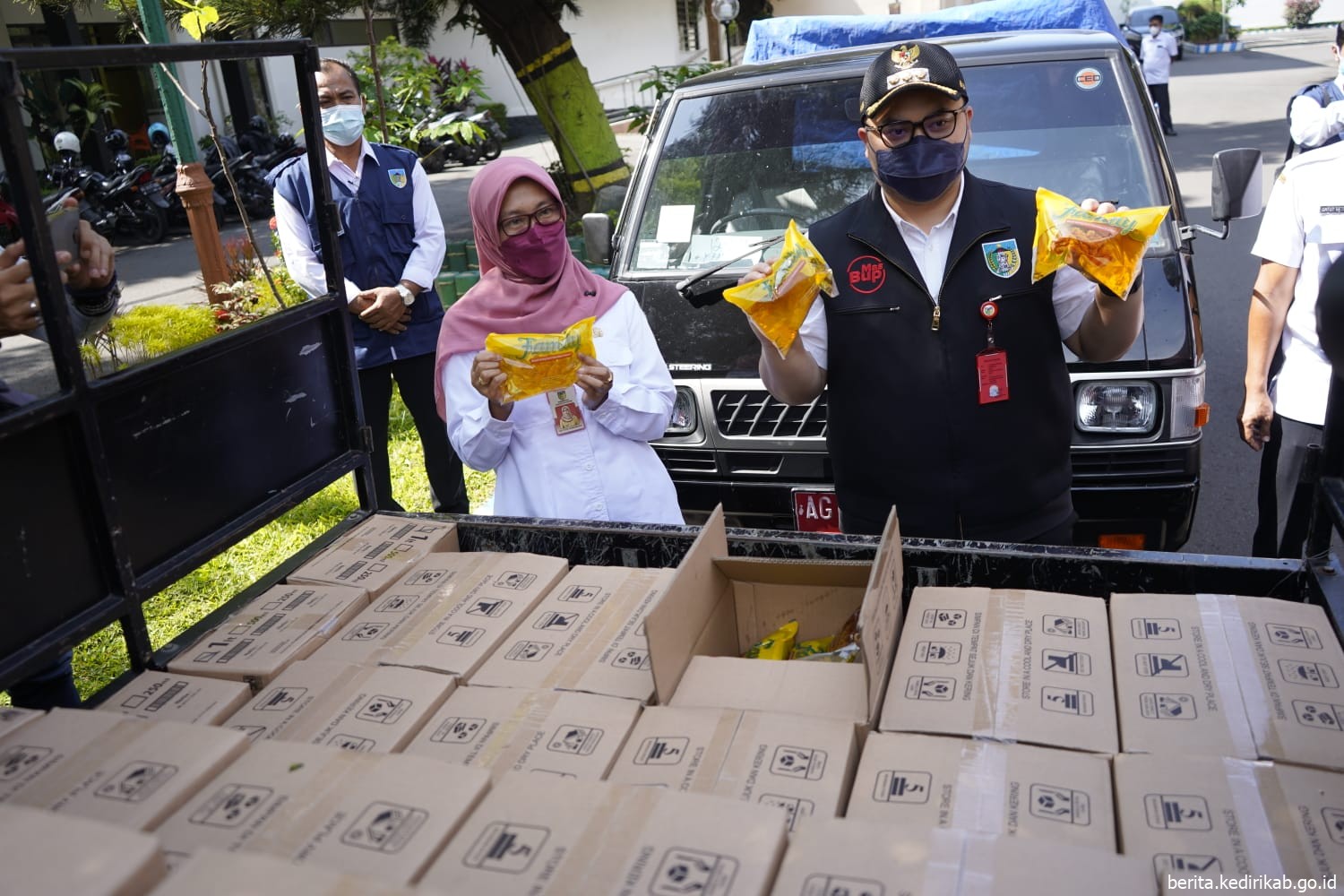 Mas Dhito Distribusikan 7200 Liter Minyak Goreng ke Pasar Tradisional