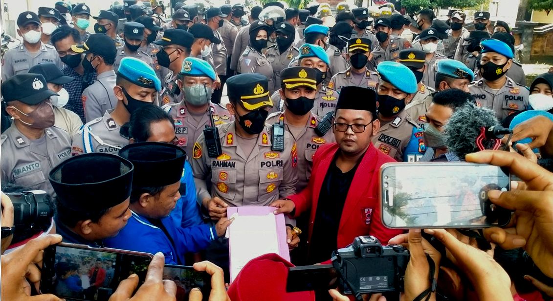 Kapolres Sumenep Meminta Maaf dan Turut Belasungkawa atas Meninggalnya Herman