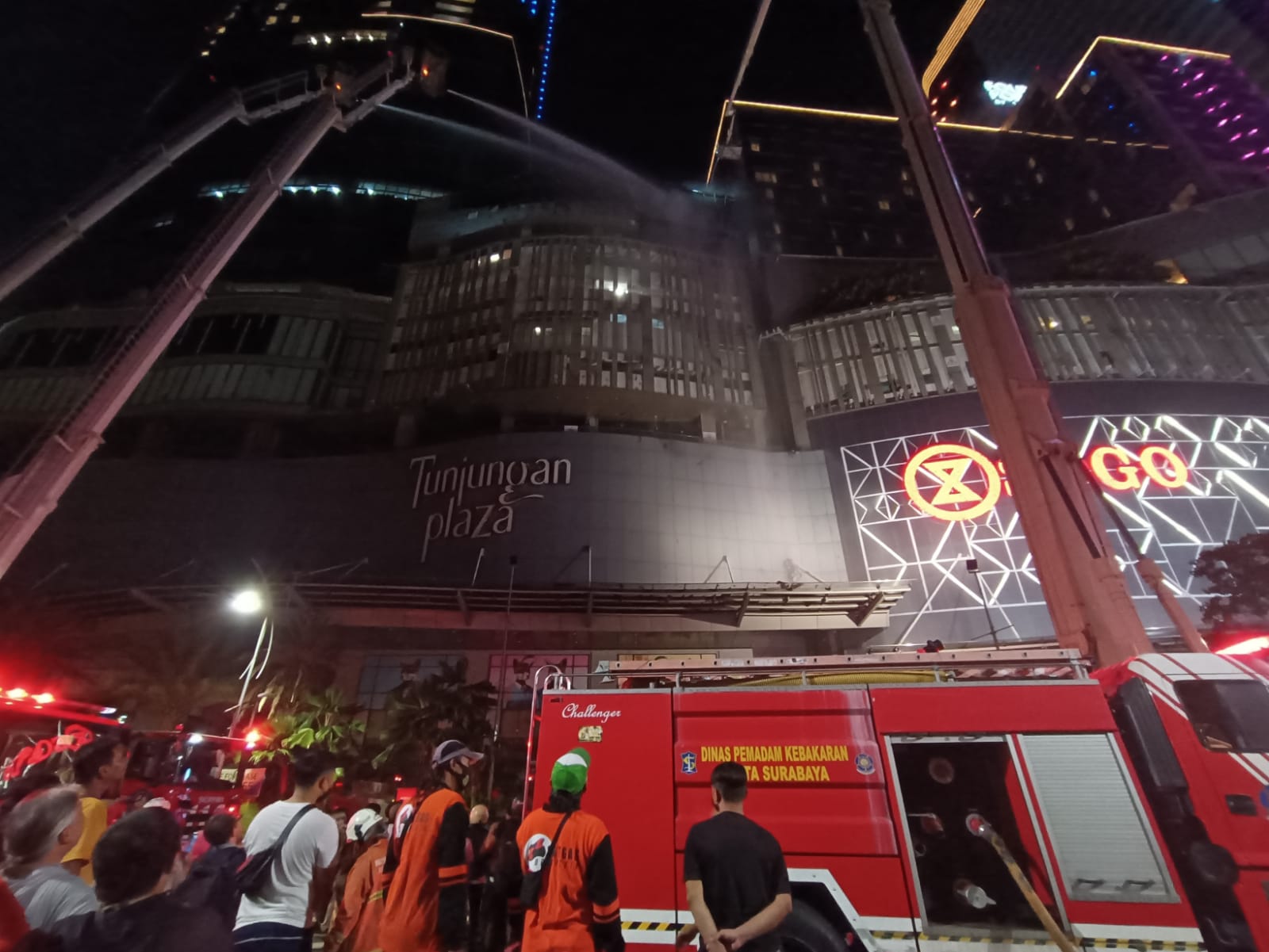 Kebakaran Tunjungan Plaza 5 Diduga Berasal dari Salah Satu Restoran