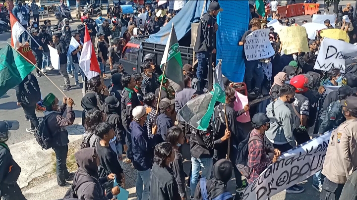 Aliansi BEM di Probolinggo Gelar Aksi, Sasar Kantor Bupati