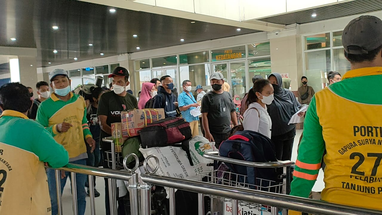 Arus Mudik melalui Pelabuhan Tanjung Perak Surabaya mulai Meningkat