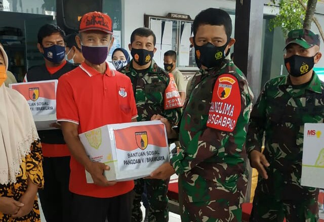 Pangdam V/Brawijaya Sidak Efektivitas PPKM Mikro Gresik