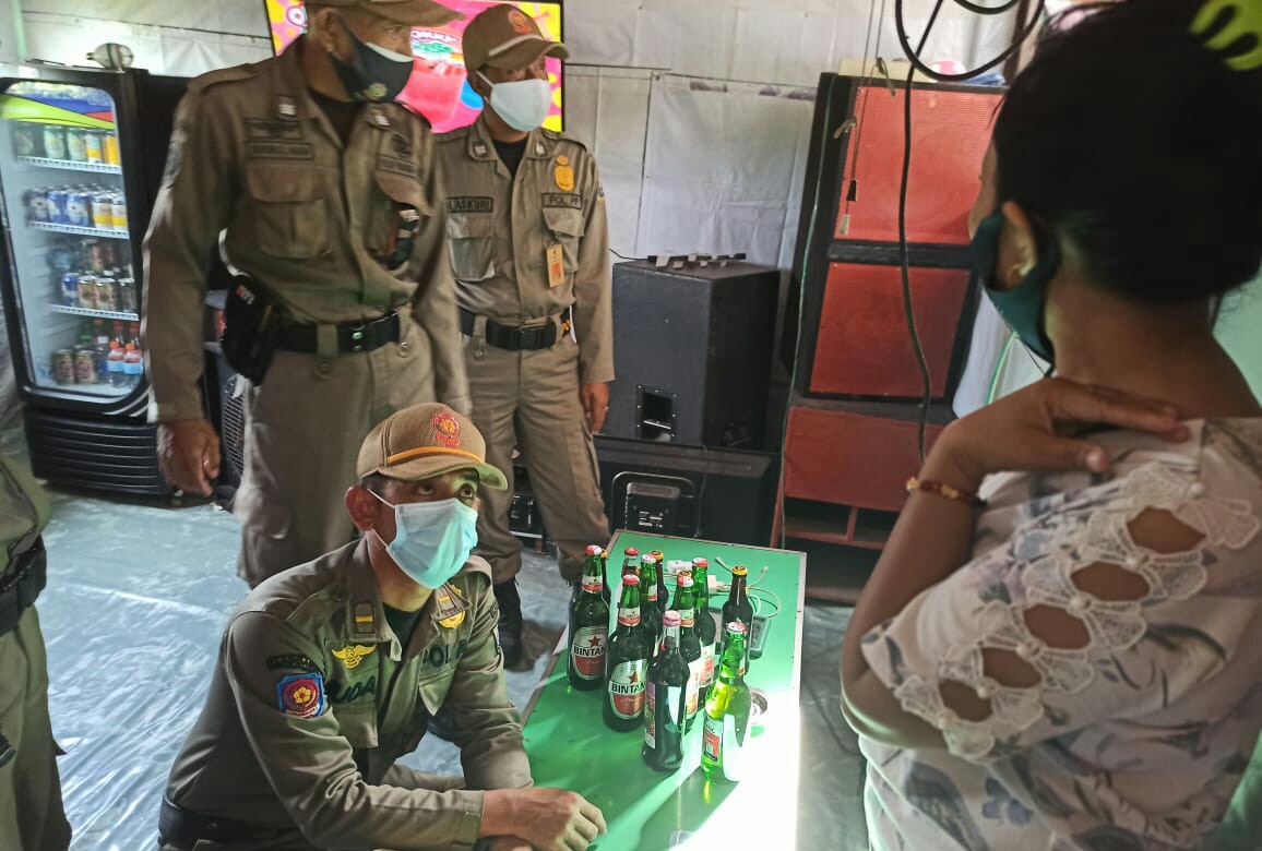 Warung Semi Kafe di Gresik Marak, Ada yang Jualan Miras