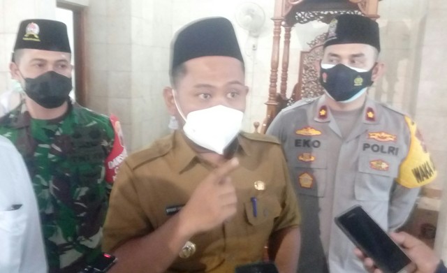 Bupati Gresik Berikan Jaminan Beasiswa Anak Kru KRI Nanggala