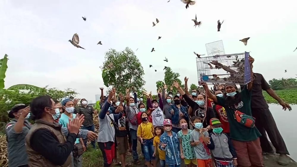 Organisasi Pecinta Alam Lepas Puluhan Ribu Ikan Dan Burung, Ada Apa?