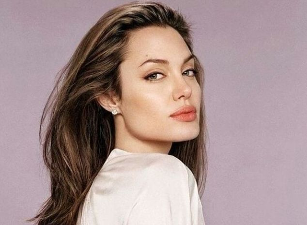 Angelina Jolie Bongkar Alasan Perceraiannya dengan Brad Pitt, KDRT dan Pelecehan Harvey Weinstein
