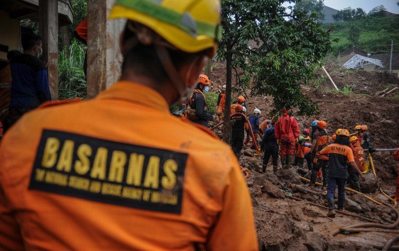 Bencana Longsor Sumedang, 24 Korban Tewas, 16 masih Hilang