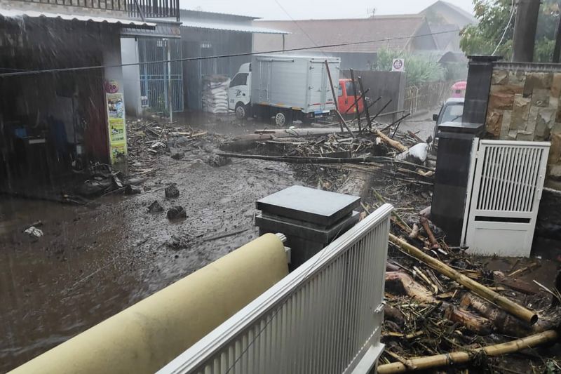 Dua Desa di Kota Batu Jatim Diterjang Banjir Bandang, BNPB Terbitkan Peringatan Dini, Waspada!