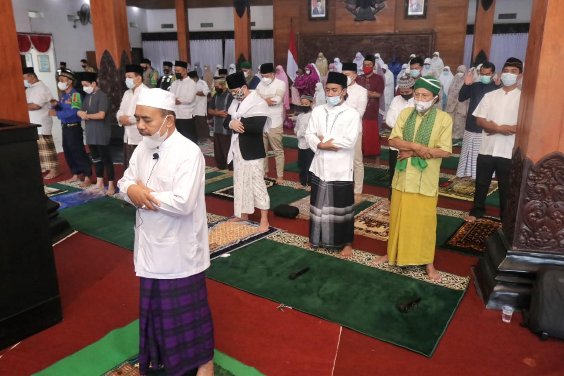 Bupati Arifin Laksanakan Shalat Idhul Fitri di Pendopo Kabupaten