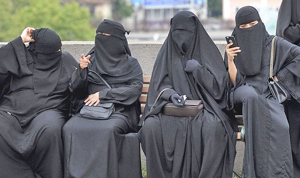 Taliban Berjanji Perempuan Afganistan tak Wajib Kenakan Burqa, tapi Harus Begini