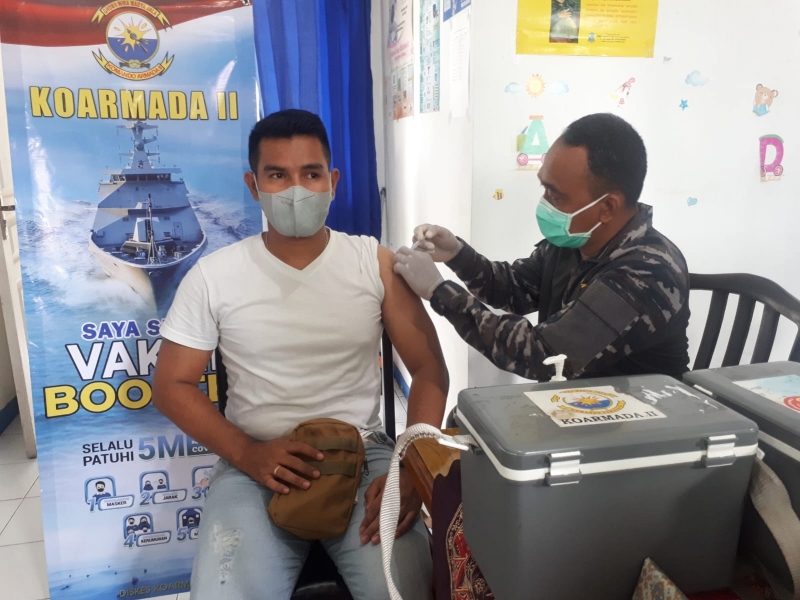 Warga Perumahan di Surabaya Jadi Sasaran Vaksinasi Booster Mobile Koarmada II