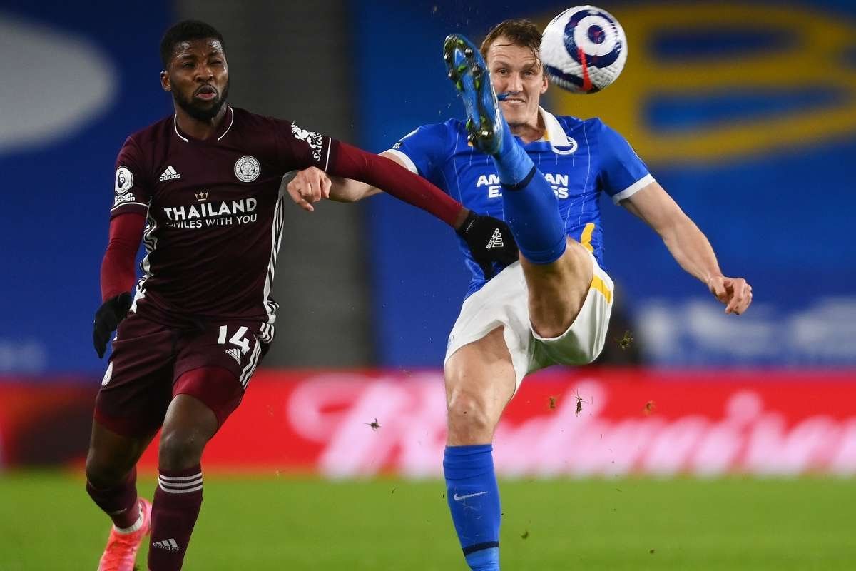 Leicester Panaskan Derby Manchester, Geser Posisi MU