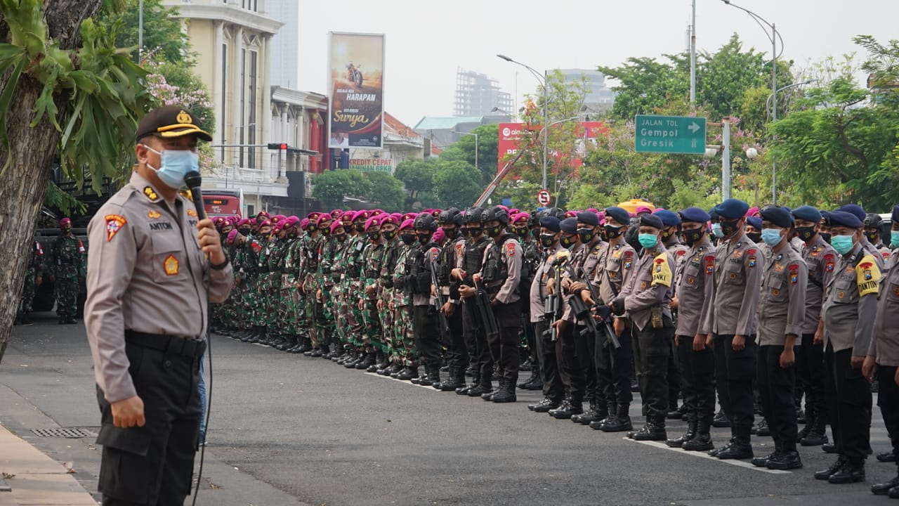 Amankan Demo Buruh di Surabaya, Polisi-TNI Dilarang Bawa Senjata Api