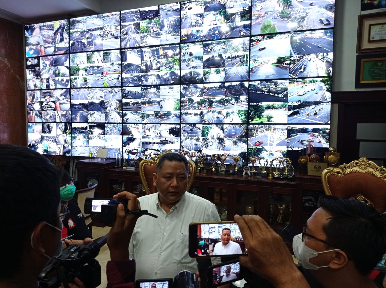 Sampah Kasur dan Sofa Penyebab Banjir di Surabaya, Kok Bisa?