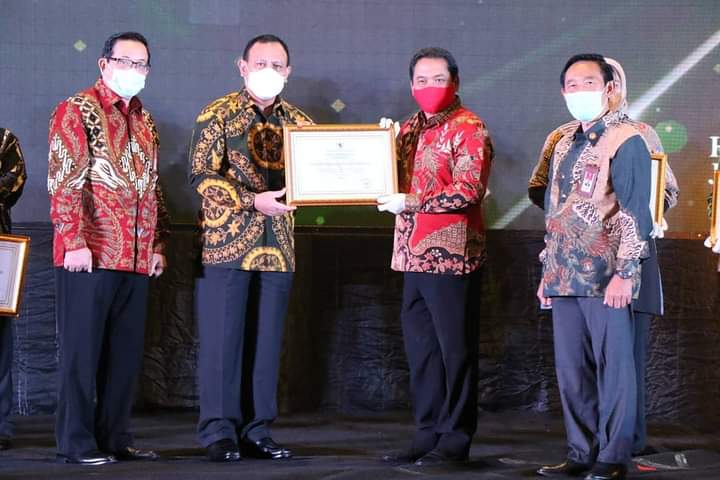 Pemkab Jombang Terima Penghargaan Meritokrasi KASN