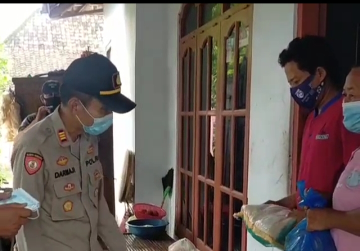 Polsek Megaluh Bantu Warga yang Terpapar Covid-19