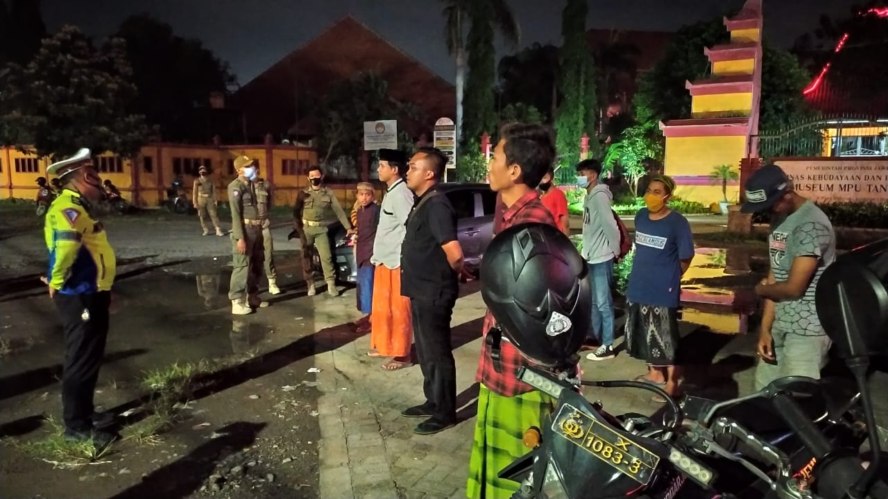 Tak Patuh Aturan PPKM, 21 Orang di Sidoarjo Terjaring Operasi