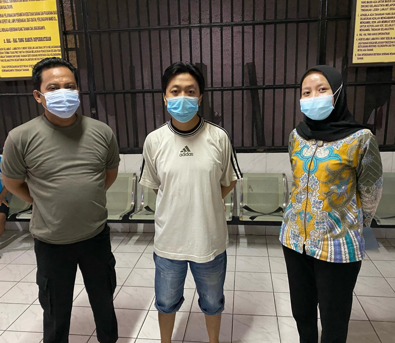 Saat Bungkusi Sabu, Arek Sidoarjo ini Digrebek Satresnarkoba Surabaya