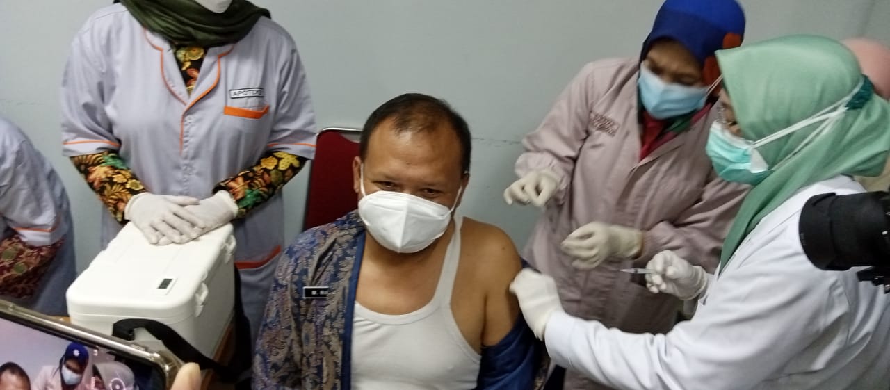 Ribuan Nakes RSUD Tulungagung Divaksin Covid-19