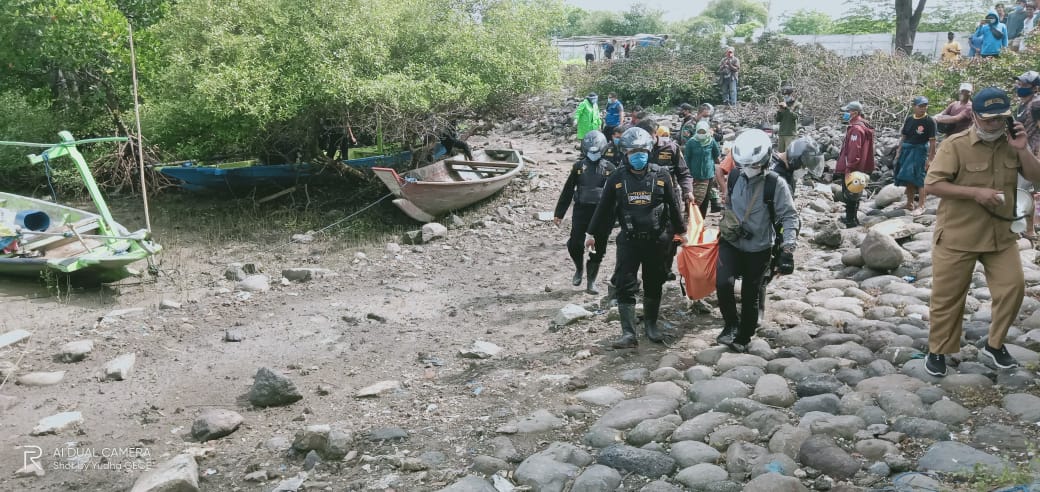 Mayat Gantung Diri di Pohon Bakau Gemparkan Surabaya Timur