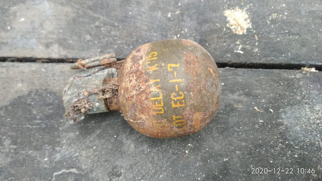 Cari Rongsokan, Malah Temukan Granat Aktif
