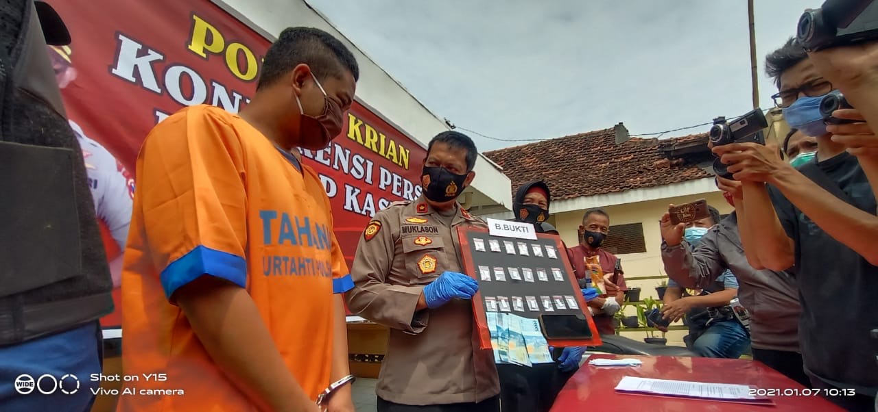 Gak Punya Biaya Nikah, Arek Sidoarjo Terpaksa Jualan Sabu