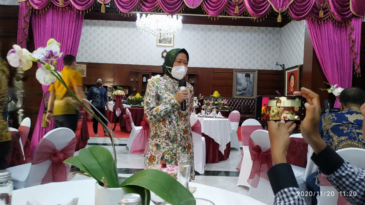 Survei SCG: Warga Surabaya Puas Kinerja Risma Tangani Covid-19