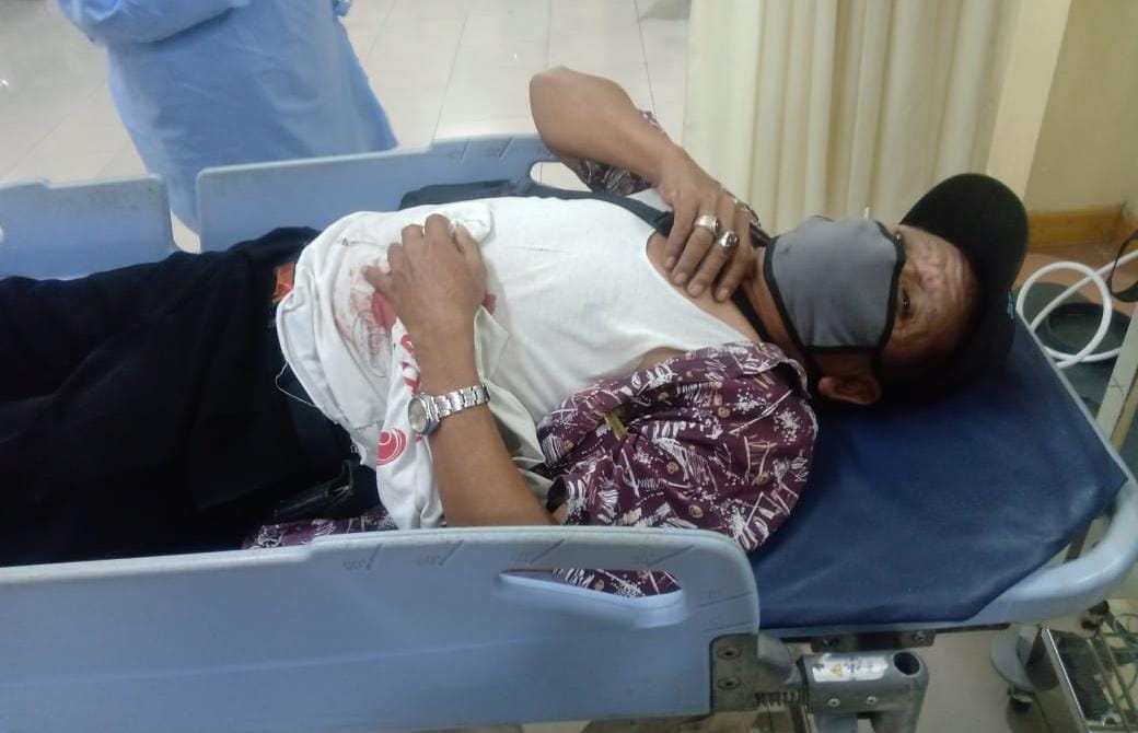 Istri Kepergok Bercumbu di Kamar Selingkuhan, Pria Ini Ditikam