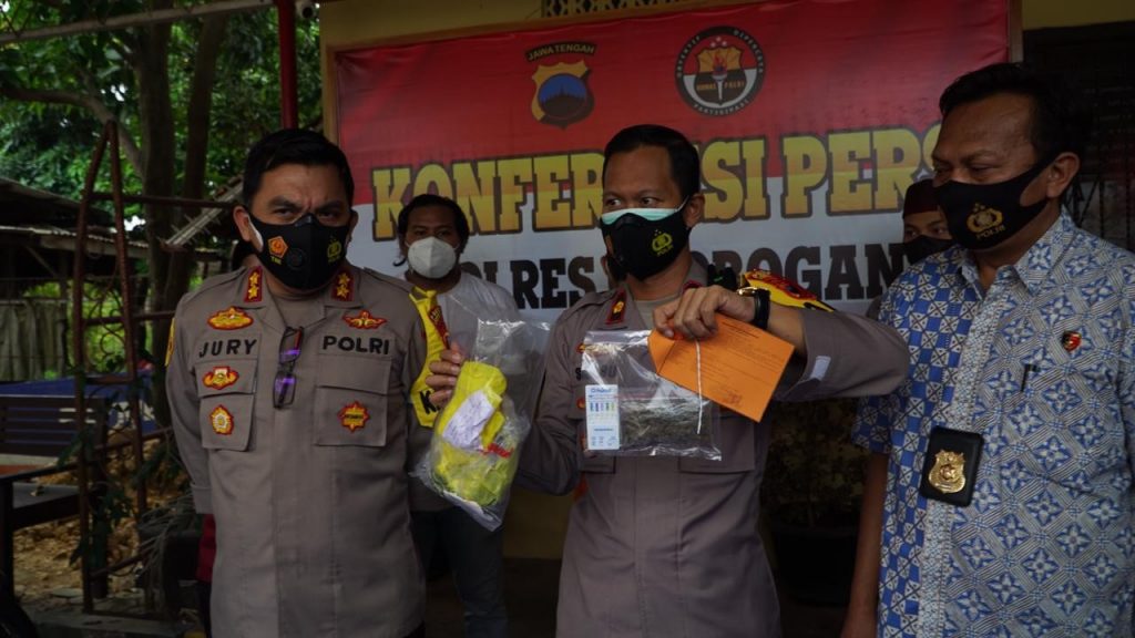Anggota DPRD Ini Ditangkap Polisi saat Mabuk Ganja di Rumahnya