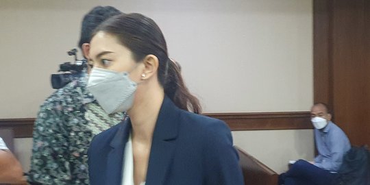 Cewek Cantik ini Ngaku Diberi Apartemen dan Mobil oleh Eks Mentri KKP