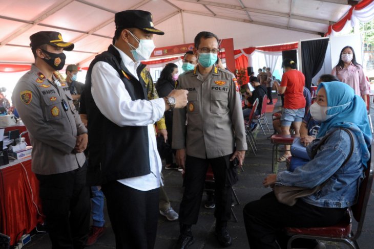 Ribuan Pekerja Industri di Surabaya Antusias Ikuti Program Satu Juta Vaksinasi COVID-19, Wali Kota Eri: Tetap Jaga Prokes!
