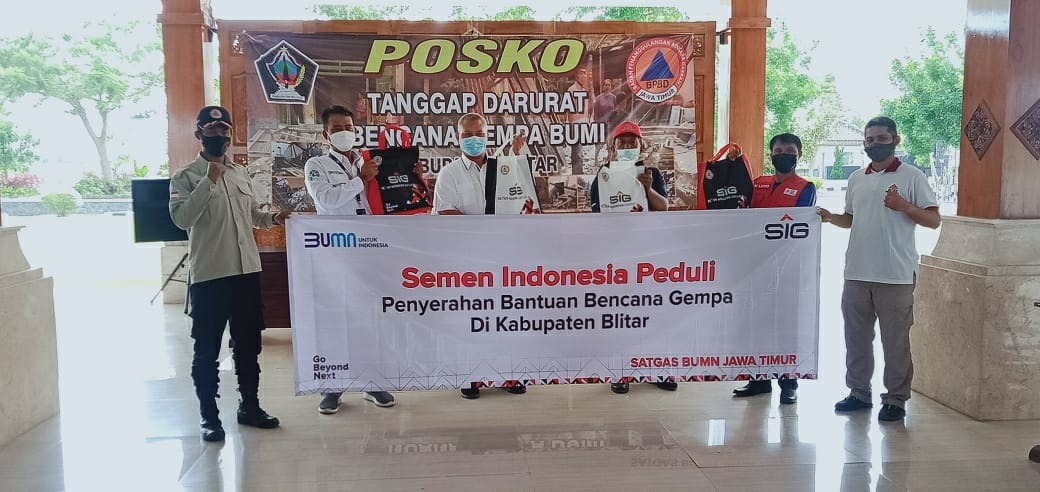 Semen Indonesia Salurkan Bantuan kepada Korban Gempa