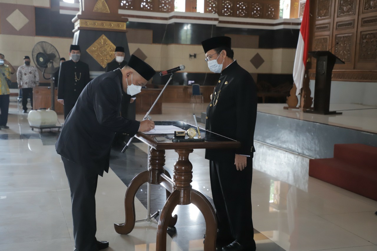 Jelang Akhir Kepimpinan, Bupati Tuban Geser 8 Pejabat Eselon II