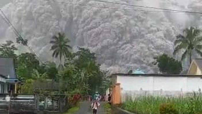 13 Korban Meninggal Dunia akibat Erupsi Gunung Semeru