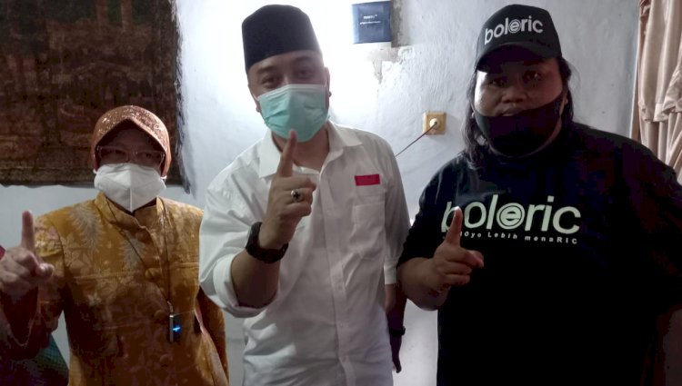 Risma Turun Gunung Kenalkan Eri Cahyadi ke Warga