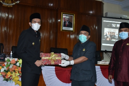 Bacakan LKPJ, Wabup Trenggalek: Pendapatan Daerah 2020 Lampaui Target