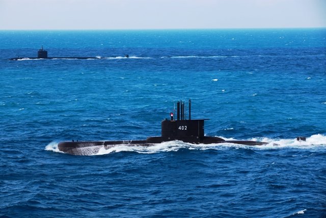 KRI Nanggala-402 Tenggelam 850 Meter, 53 Awaknya Masih Hidupkah?