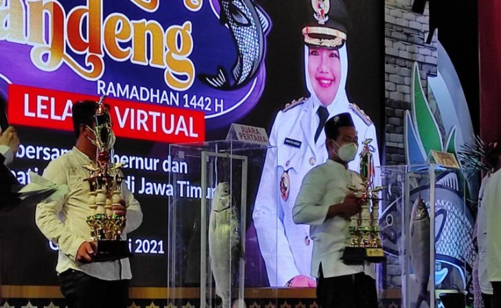 Tawar Rp25,5 Juta, Eri Cahyadi jadi Pemenang Lelang Bandeng Gresik
