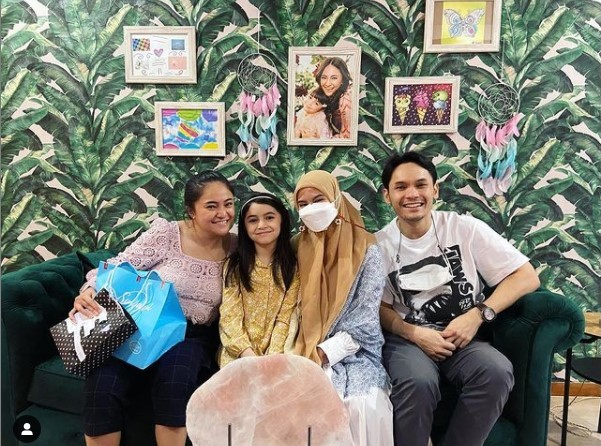 Intip Keseruan Marshanda Rayakan Ultah bareng Mantan Suami, Ben Kasyafani, yang Datang bersama Istrinya