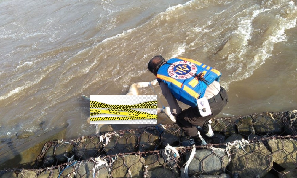 Pria Telanjang Ditemukan Tewas di Sungai Jombang