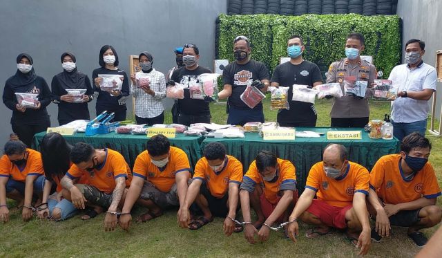 Jaringan Madura Dibongkar, Amankan 8,8 Kg Sabu dan 17 Ribu Happy Five