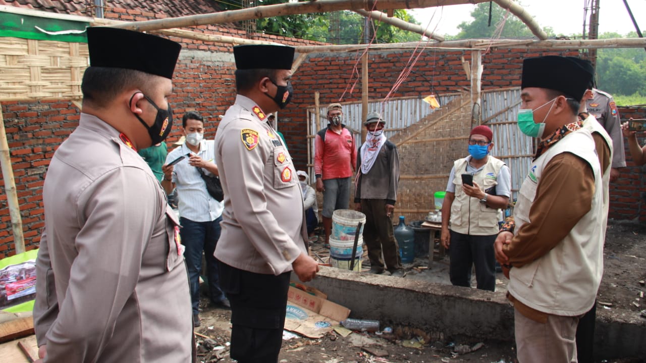 Polres Mojokerto Kota Bantu Bedah Rumah Panti Asuhan