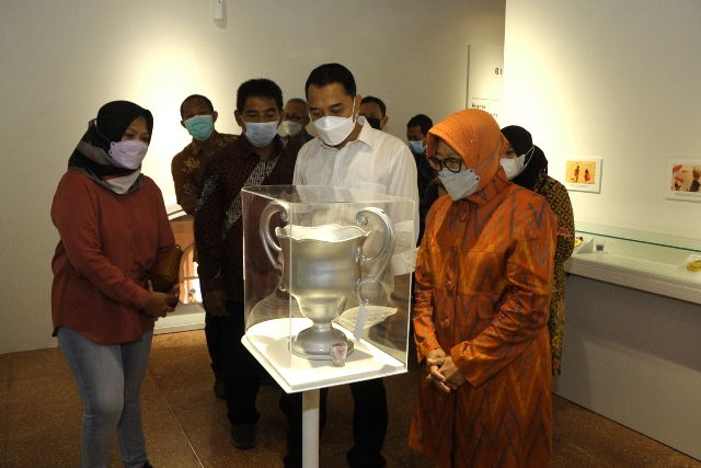 Mensos Risma dan Wali Kota Eri Resmikan Museum Olahraga Surabaya