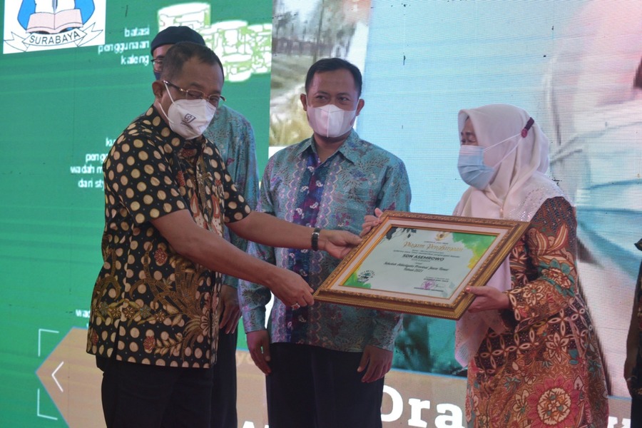 11 Sekolah di Surabaya Sabet Penghargaan Adiwiyata Provinsi, Satu Pesantren Diganjar Eco Pesantren