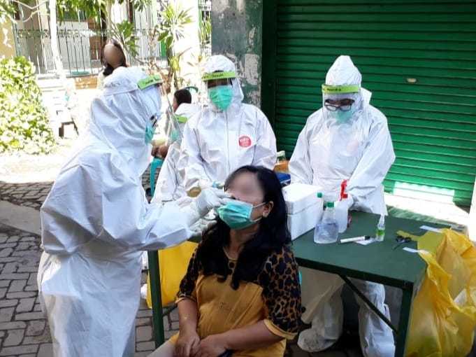 Cegah Naiknya Omicron, Pemkot Surabaya Gelar Swab PCR Acak ke Perkampungan
